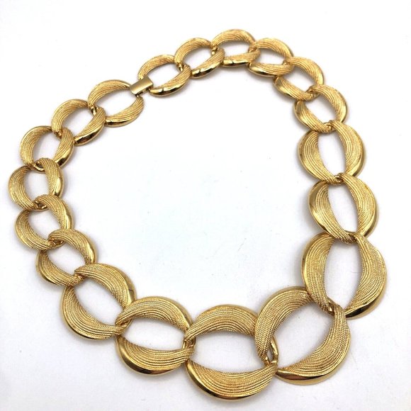 Vintage NAPIER Necklace Gold Tone Chunky Textured Link Statement Necklace 19" - Picture 4 of 12